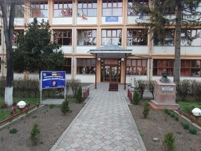 Colegiul Național Mihail Sadoveanu